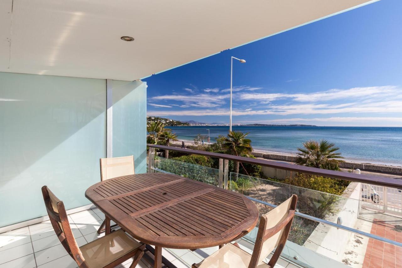 Bright Two Bedroomed Apartment On The Beach In Cannes With Huge Terrace With Fabulous Sea Views - 2001 מראה חיצוני תמונה