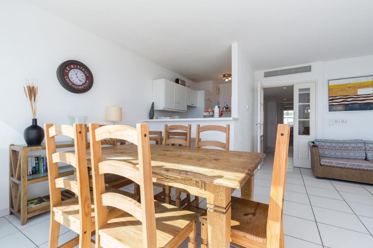 Bright Two Bedroomed Apartment On The Beach In Cannes With Huge Terrace With Fabulous Sea Views - 2001 מראה חיצוני תמונה