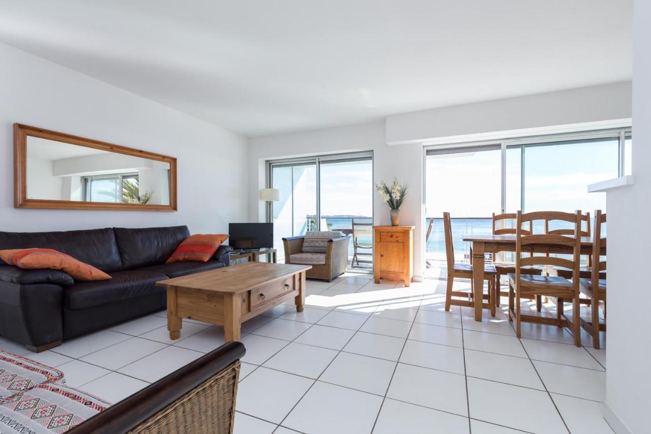 Bright Two Bedroomed Apartment On The Beach In Cannes With Huge Terrace With Fabulous Sea Views - 2001 מראה חיצוני תמונה
